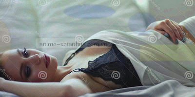 星空下的都市剪影，示意用户可在任何时间提交需求